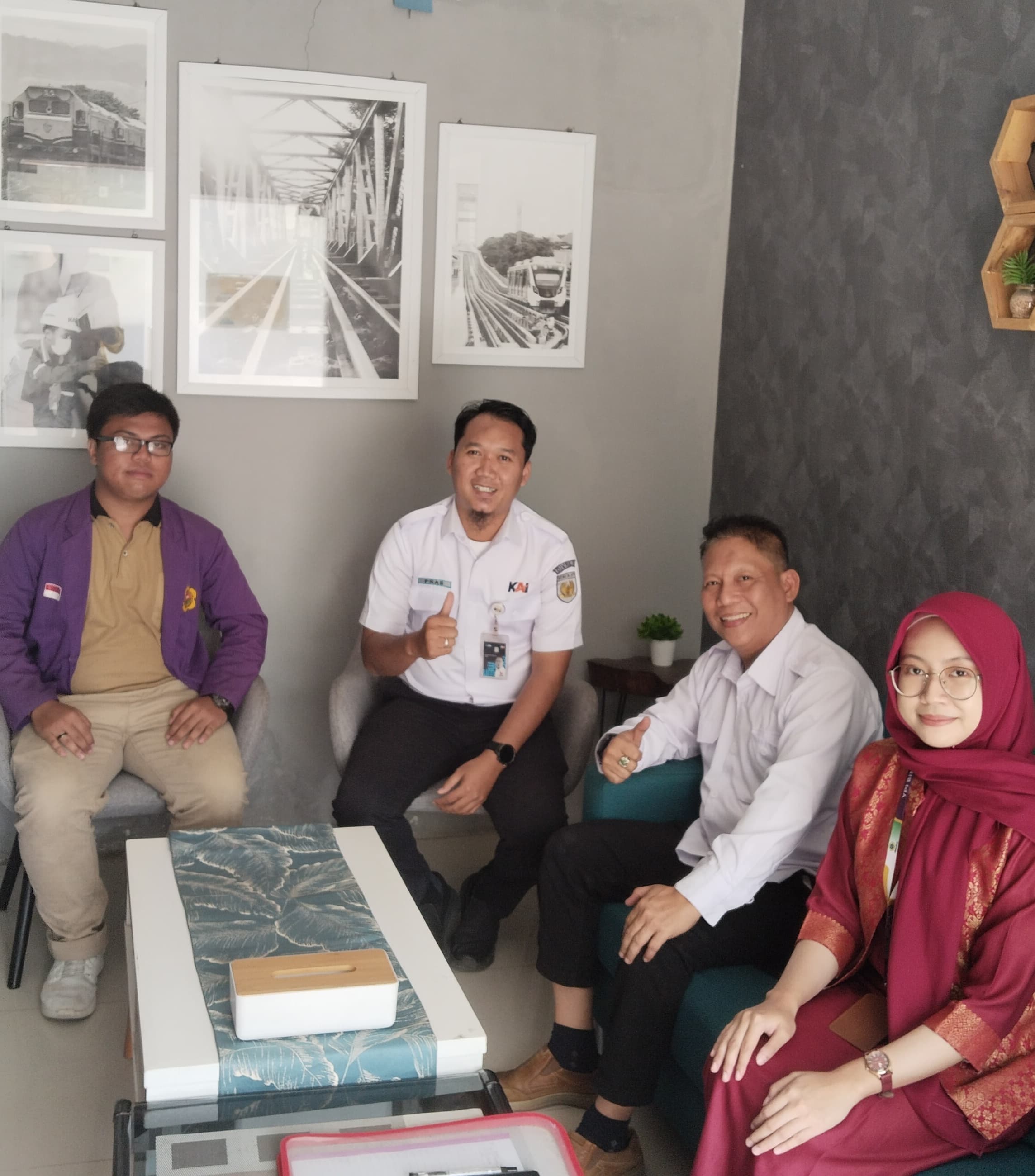 Rektor ITB Bina Sriwijaya Jalin Kerja Sama PT KAI untuk Pengembangan Tridarma Perguruan Tinggi Rektor ITB Bina Sriwijaya Jalin Kerja Sama PT KAI untuk Pengembangan Tridarma Perguruan Tinggi